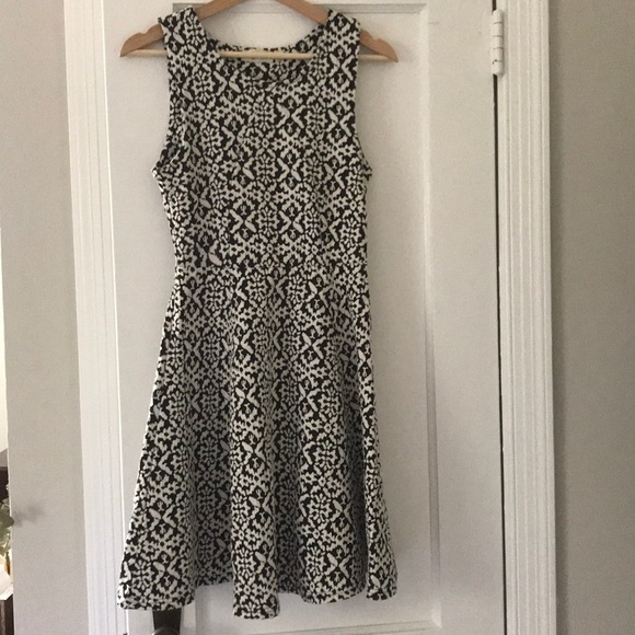 RD Style print fit and flare dress - Picture 2 of 6